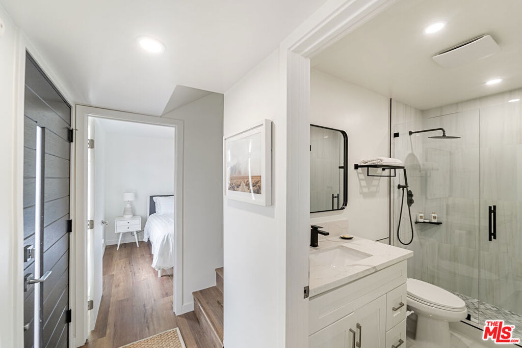 213 17th Street - Photo 8