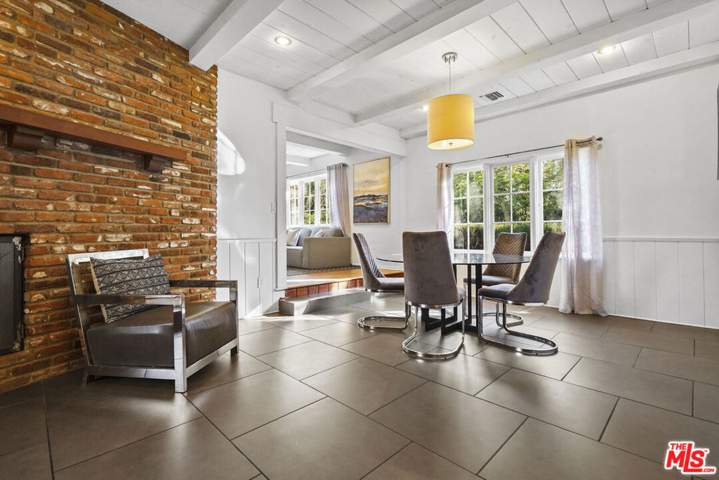 23057 Sylvan Street - Photo 6