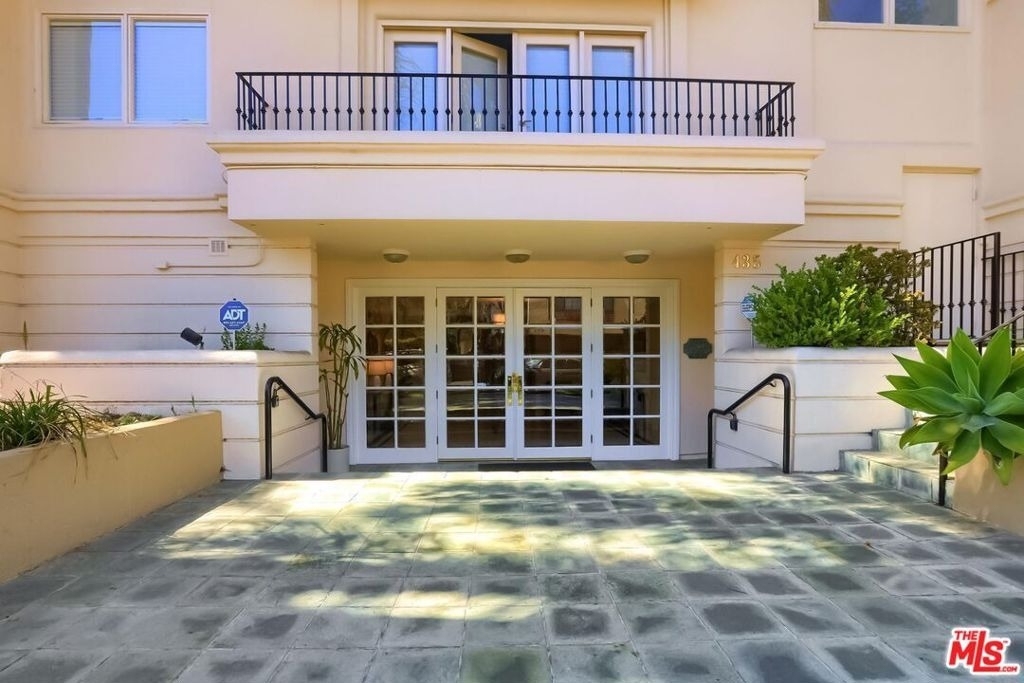435 Arnaz Drive - Photo 0