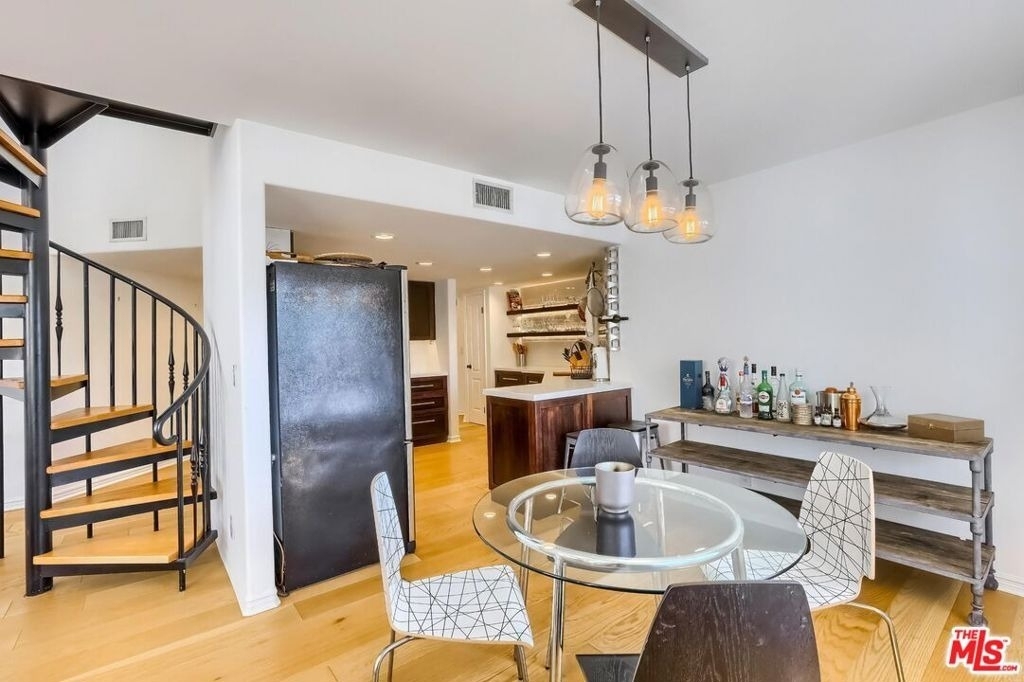 435 Arnaz Drive - Photo 10