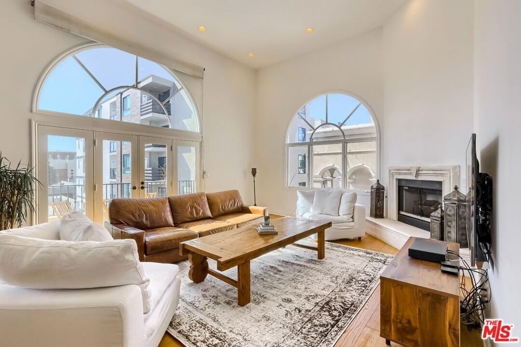 435 Arnaz Drive - Photo 5