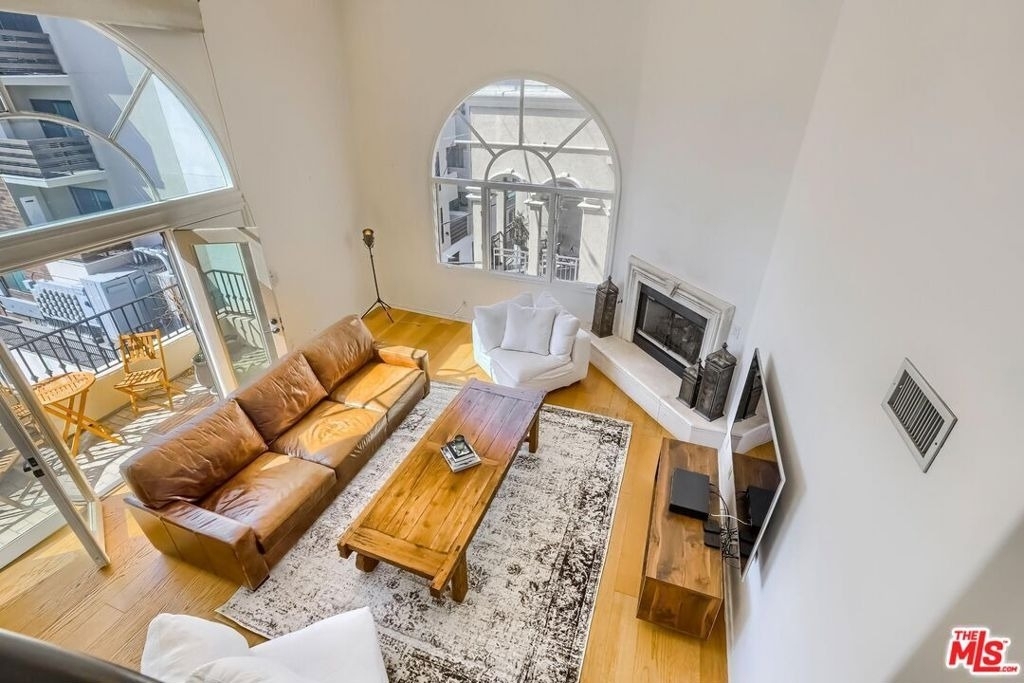 435 Arnaz Drive - Photo 8