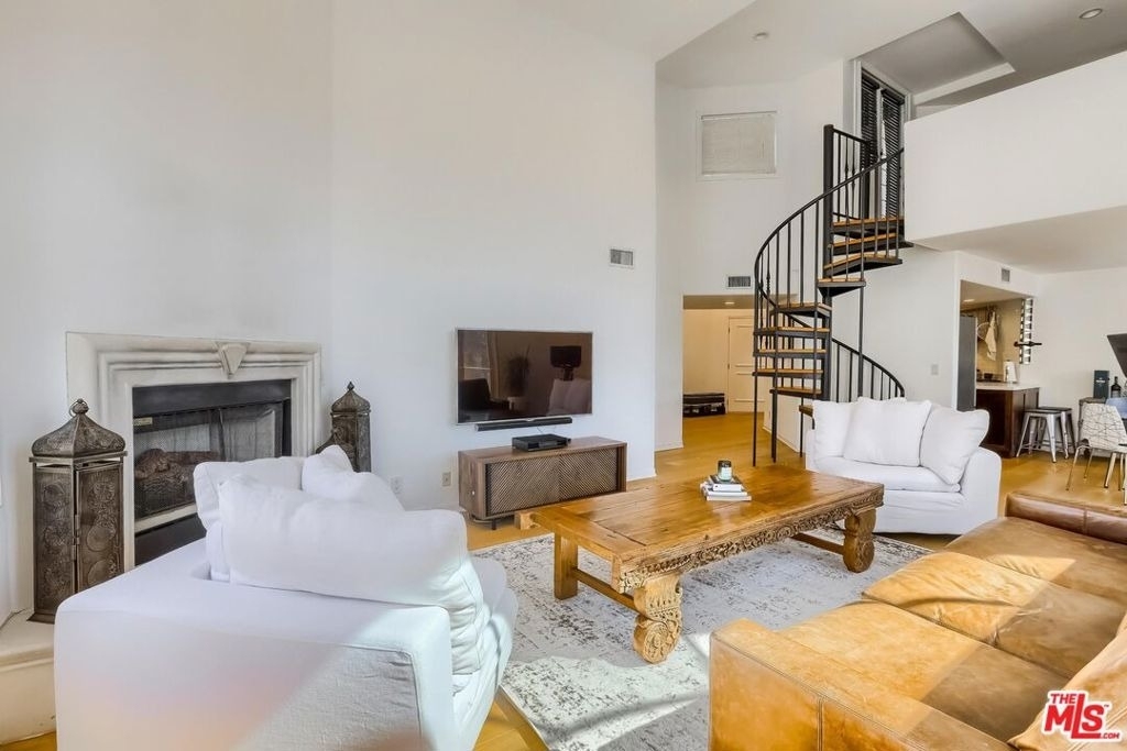 435 Arnaz Drive - Photo 9