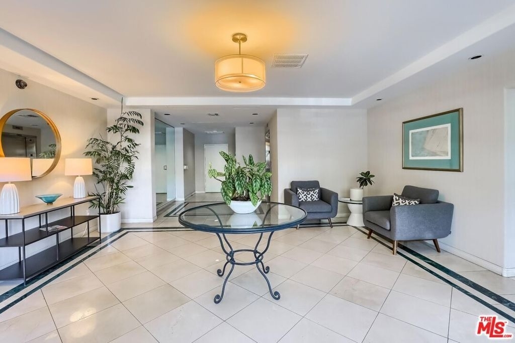 435 Arnaz Drive - Photo 3