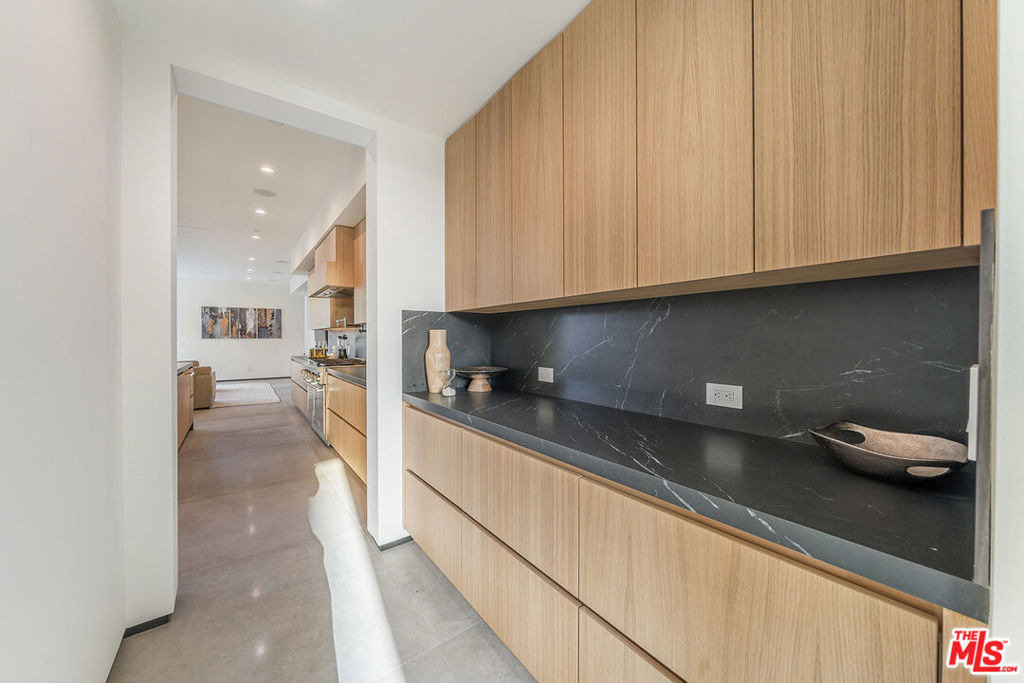 200 N Doheny Drive - Photo 51