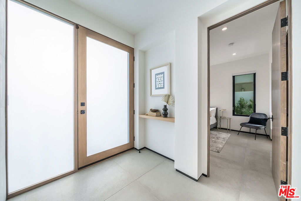 200 N Doheny Drive - Photo 22