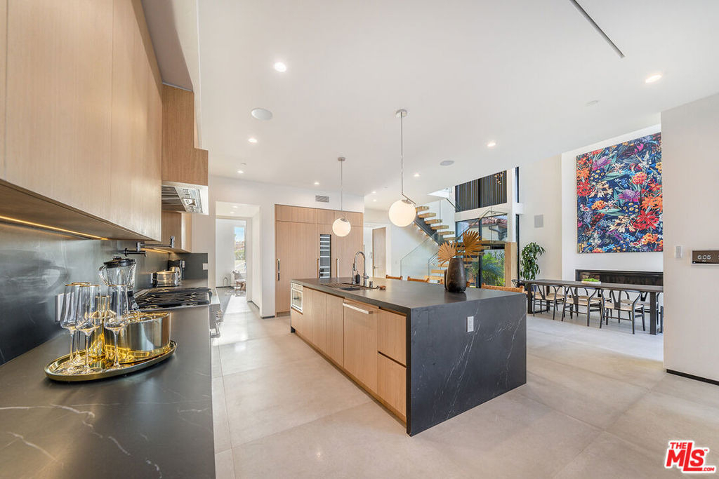 200 N Doheny Drive - Photo 38