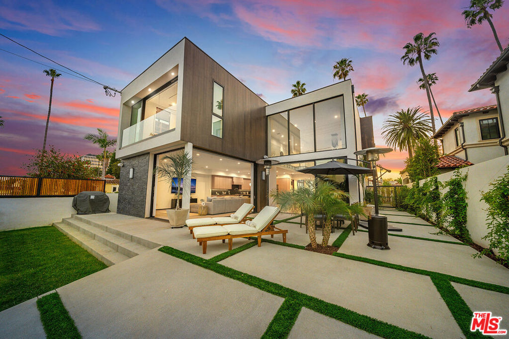 200 N Doheny Drive - Photo 10