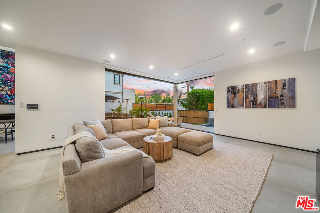 200 N Doheny Drive - Photo 7