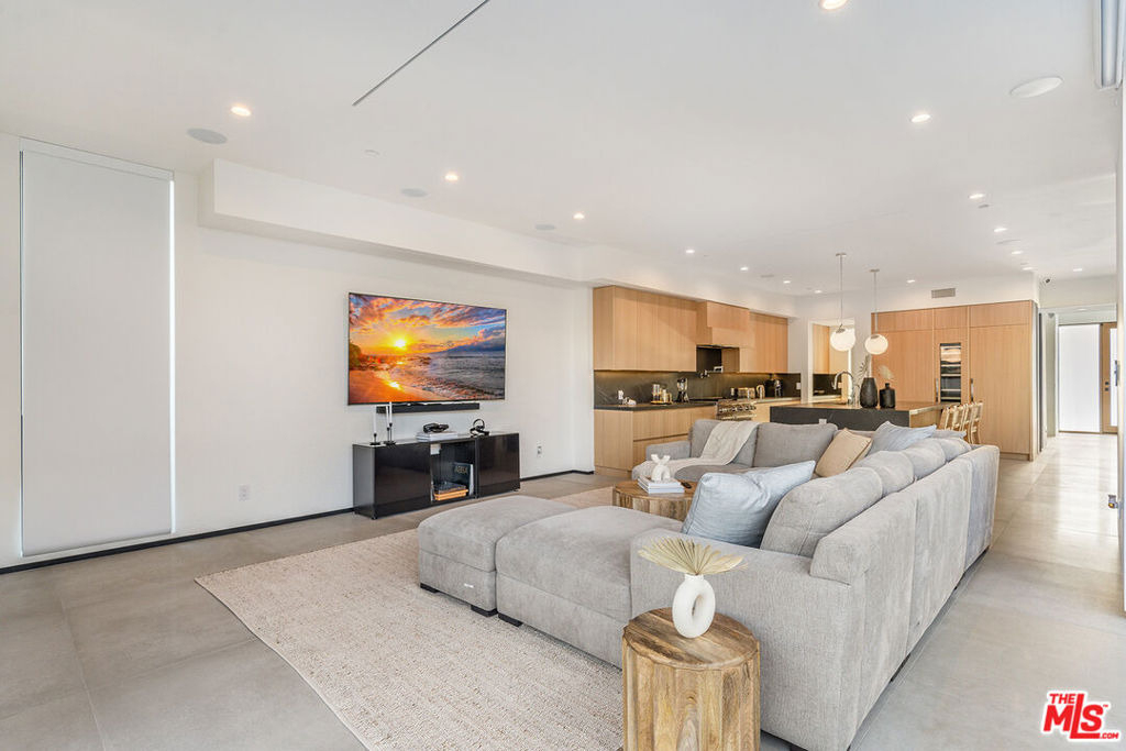 200 N Doheny Drive - Photo 45