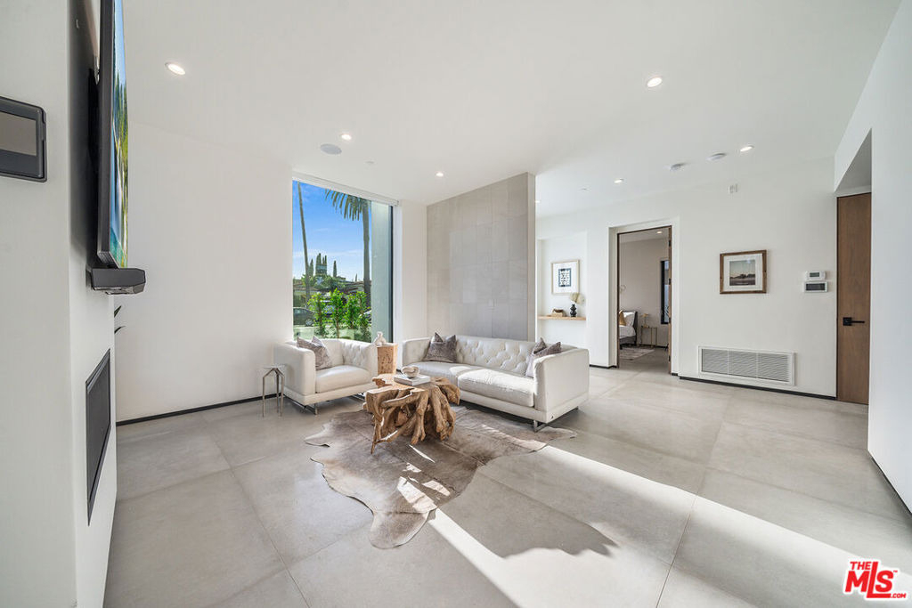 200 N Doheny Drive - Photo 24
