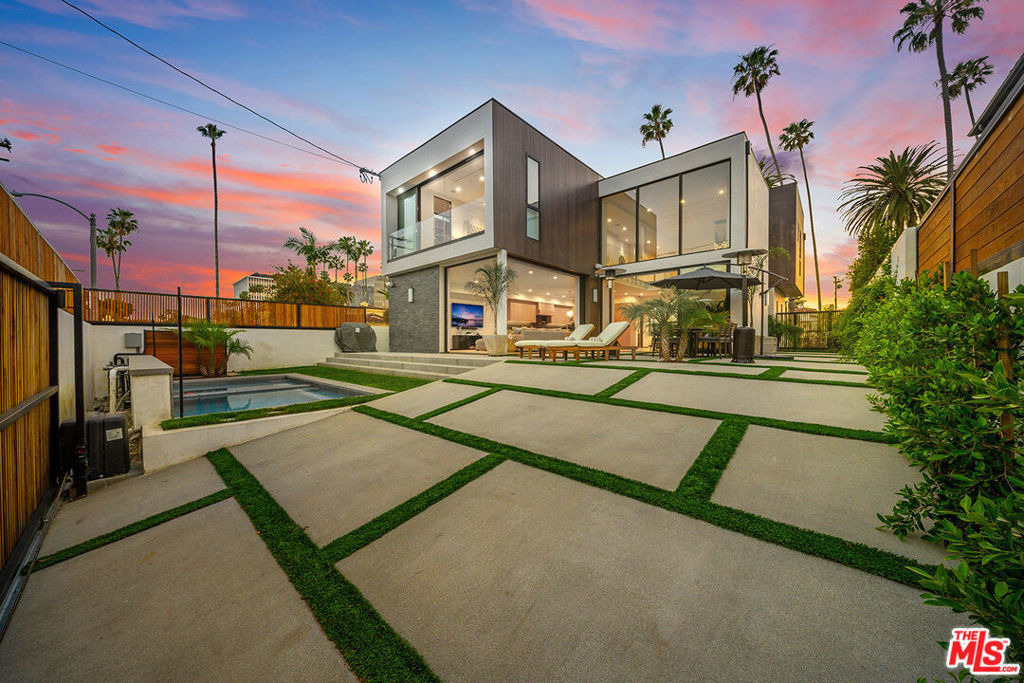 200 N Doheny Drive - Photo 9