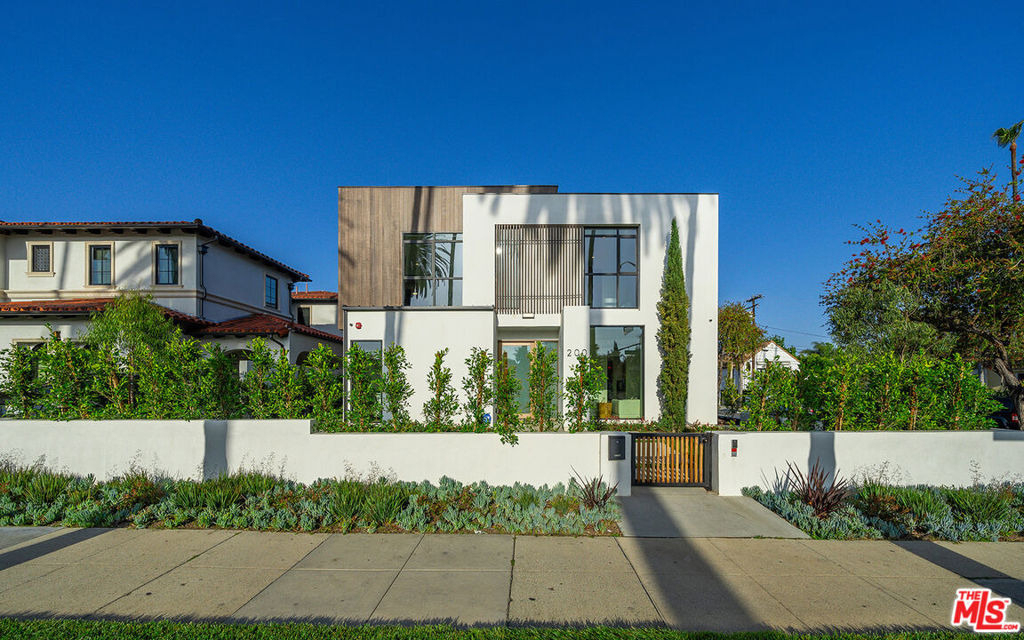 200 N Doheny Drive - Photo 13