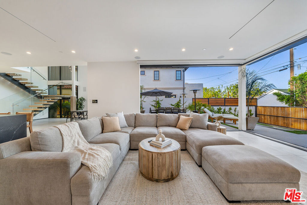 200 N Doheny Drive - Photo 42