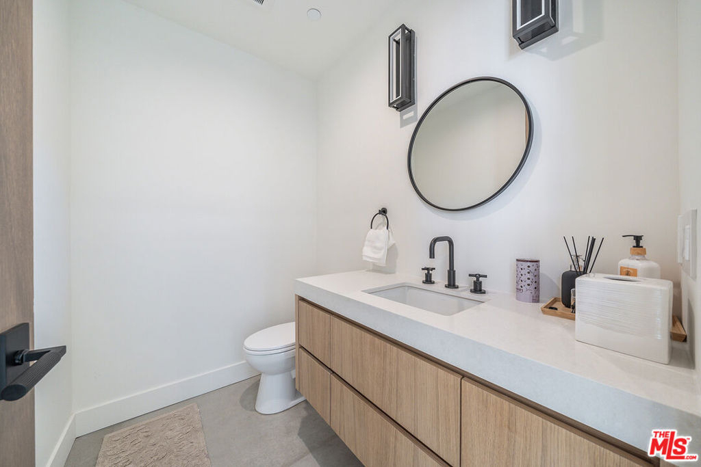200 N Doheny Drive - Photo 29