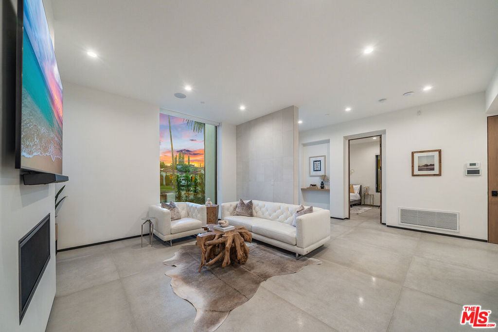 200 N Doheny Drive - Photo 8