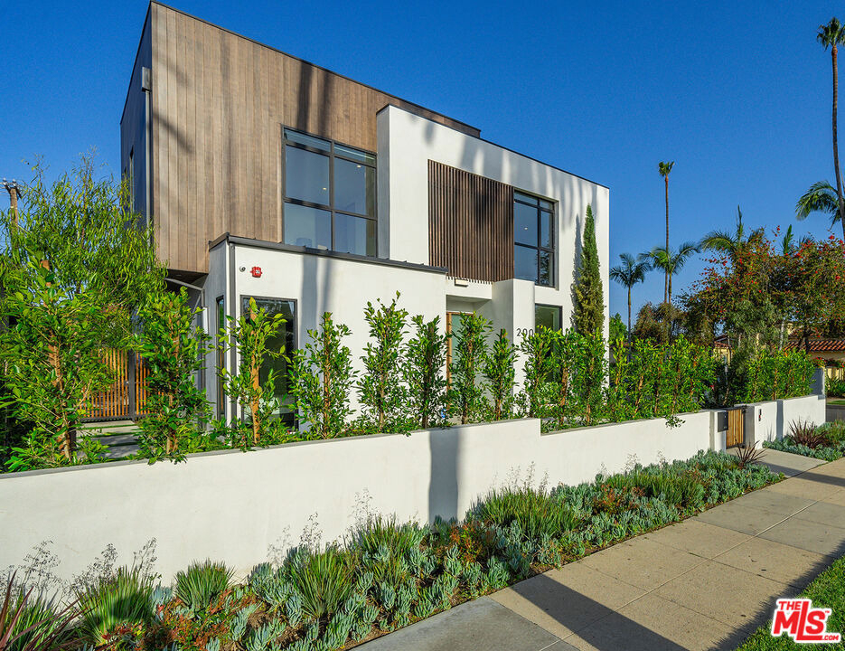 200 N Doheny Drive - Photo 15