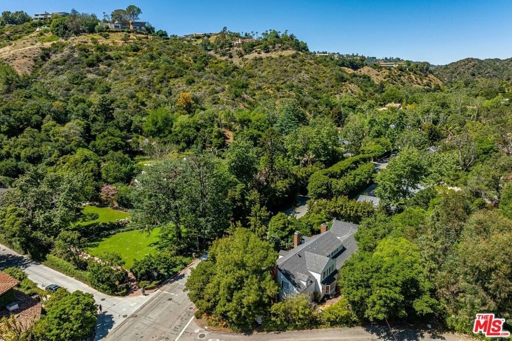 1000 Stone Canyon Road - Photo 0