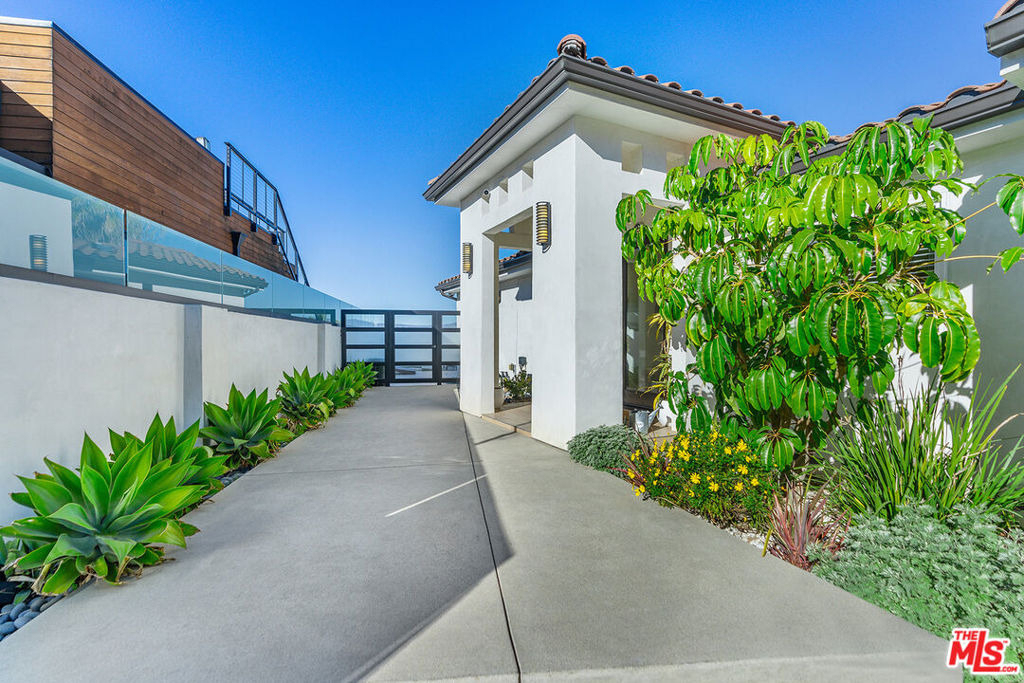 10901 Terryview Drive - Photo 2