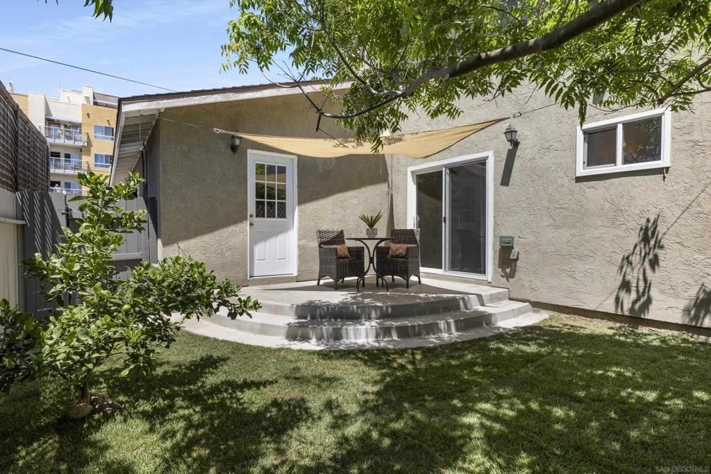 2333 Howard Ave - Photo 24