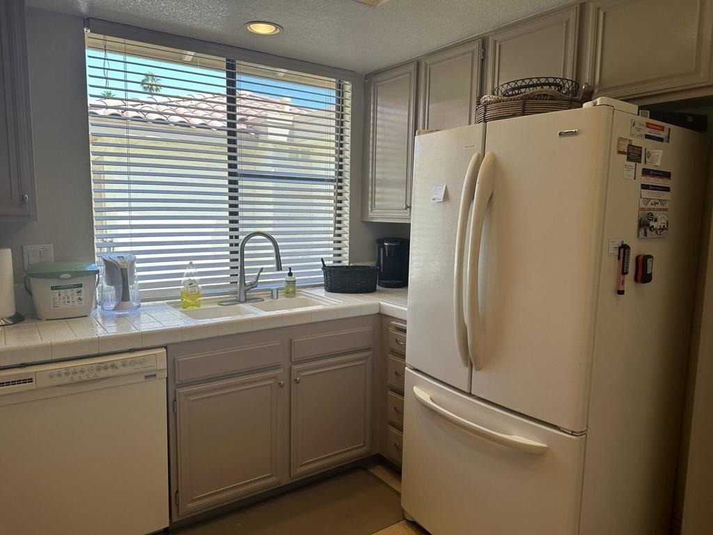291 Serena Drive - Photo 7