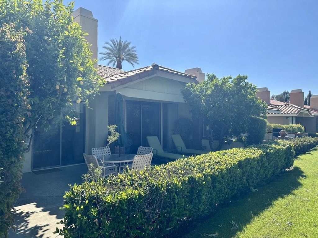 221 Serena Drive - Photo 2