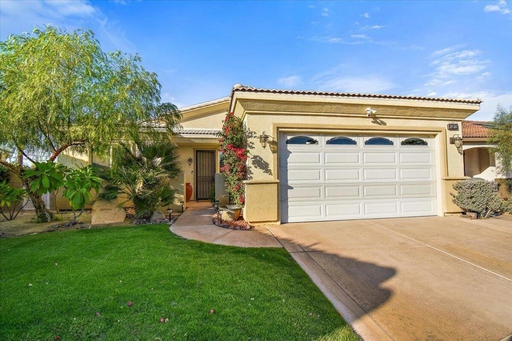 39561 Picasso Court - Photo 1