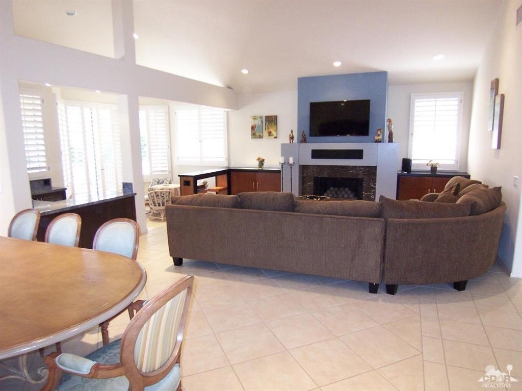 195 Desert Lakes Drive - Photo 4