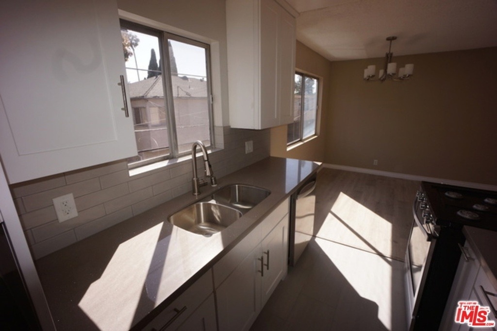 1538 Stanford Street - Photo 8