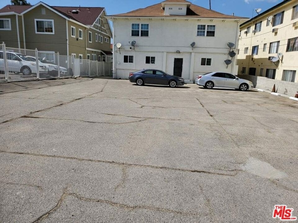 1214 S Norton Avenue - Photo 4
