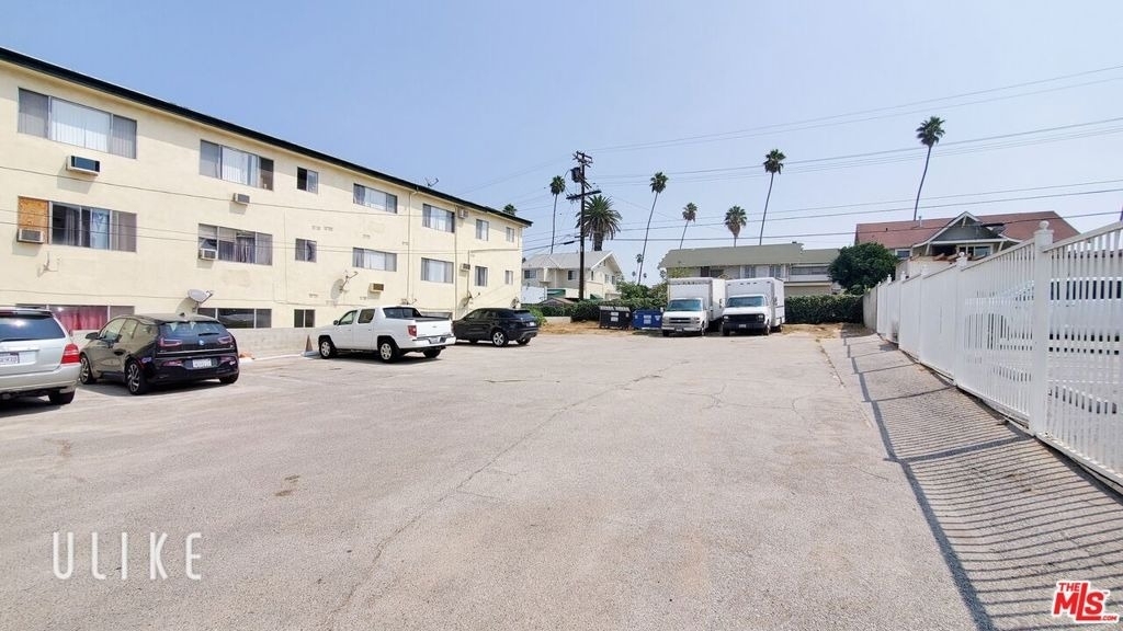 1214 S Norton Avenue - Photo 18