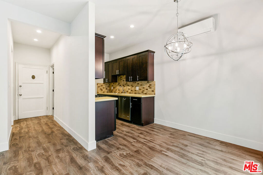 7223 Willoughby Avenue - Photo 7
