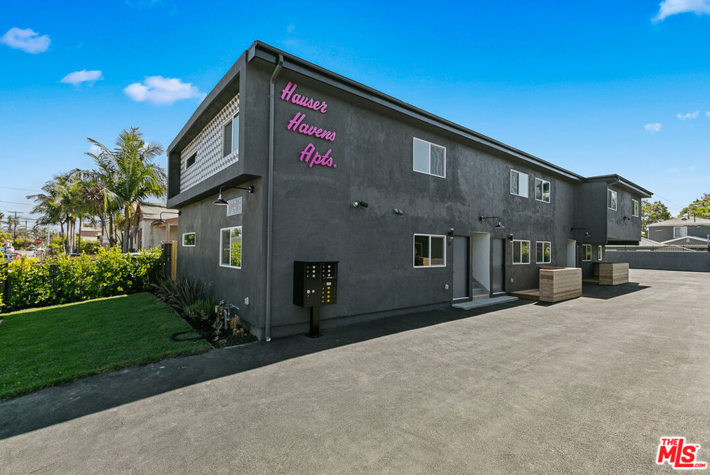 2922 Hauser Boulevard - Photo 1