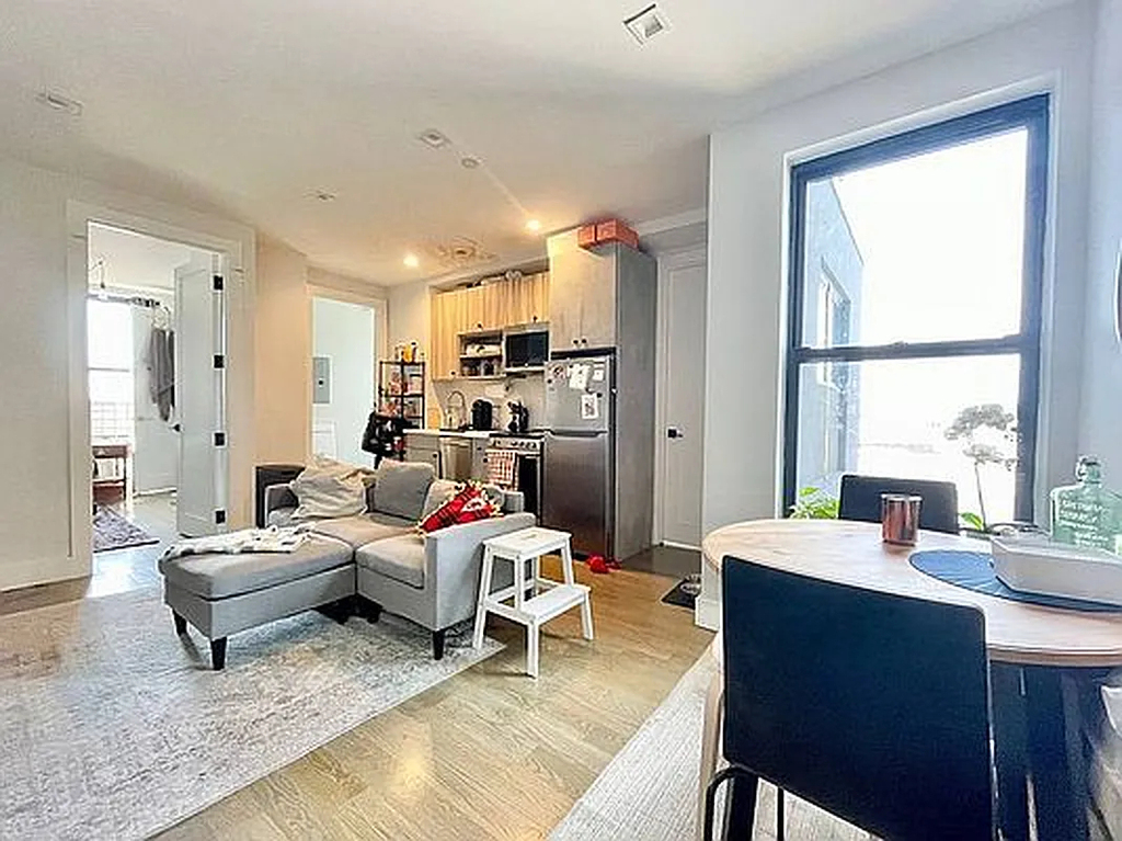 961 Seneca Avenue - Photo 1