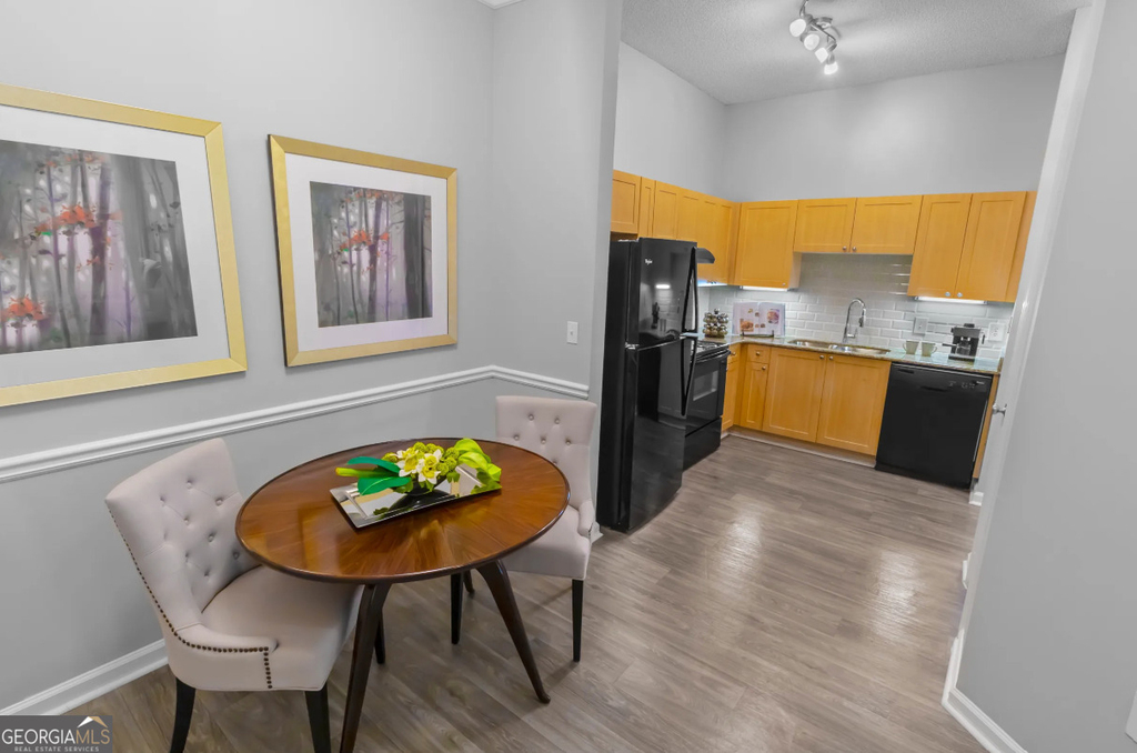 26000 Mill Creek Avenue - Photo 6