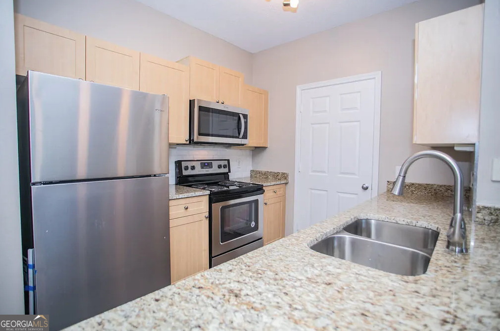 26000 Mill Creek Avenue - Photo 0