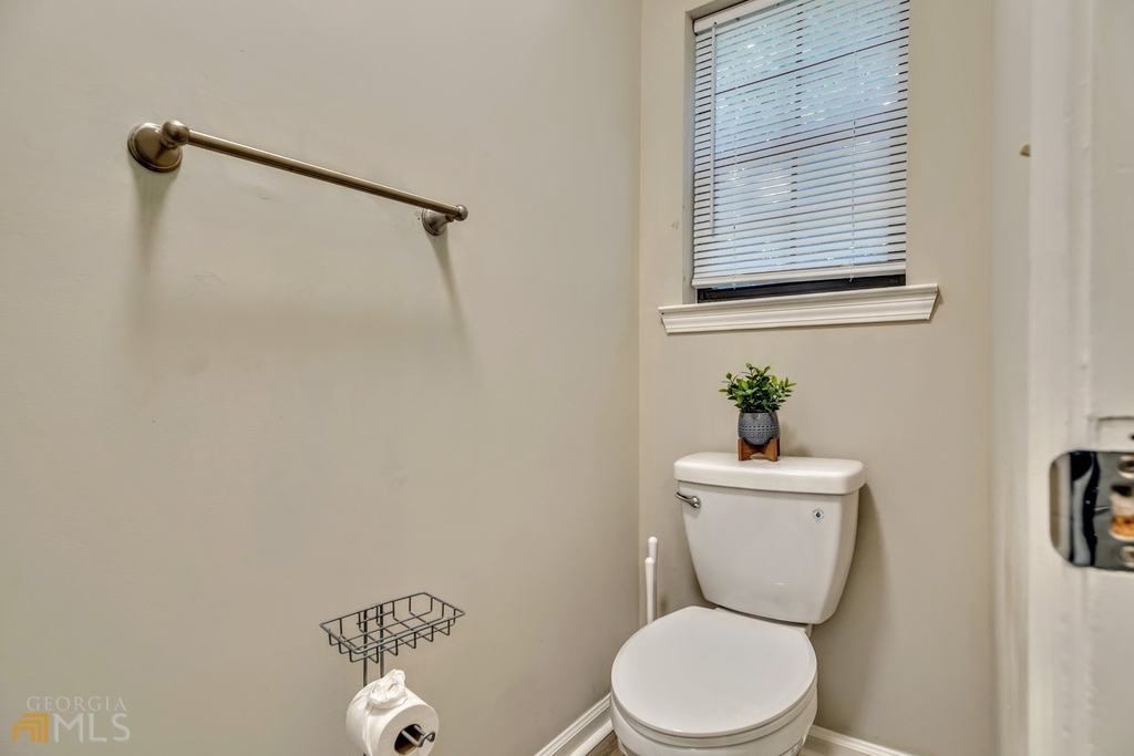 2025 Winsburg Drive Nw - Photo 23
