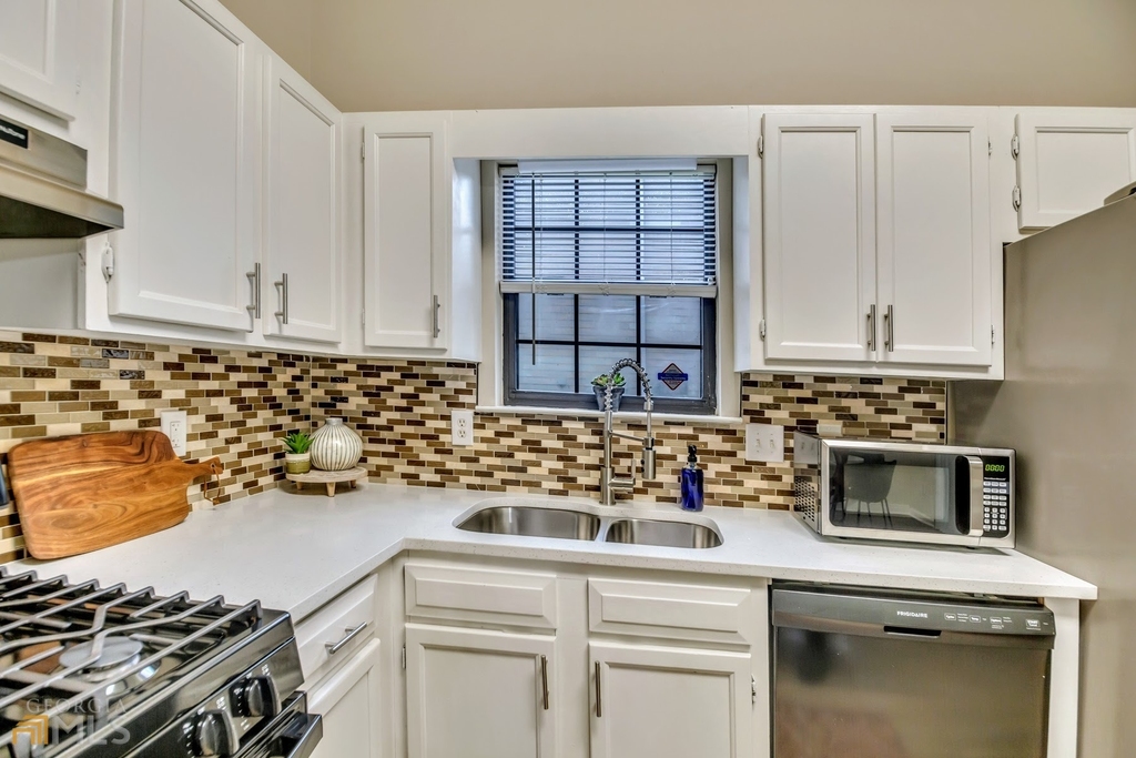 2025 Winsburg Drive Nw - Photo 6
