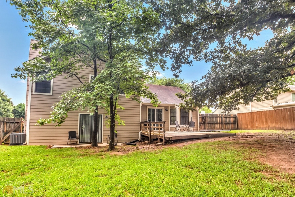 2025 Winsburg Drive Nw - Photo 24