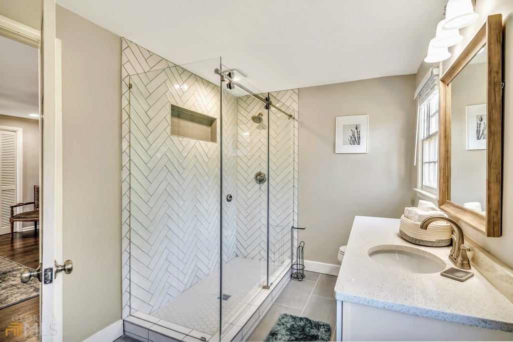 2532 Lakebrook Court - Photo 17
