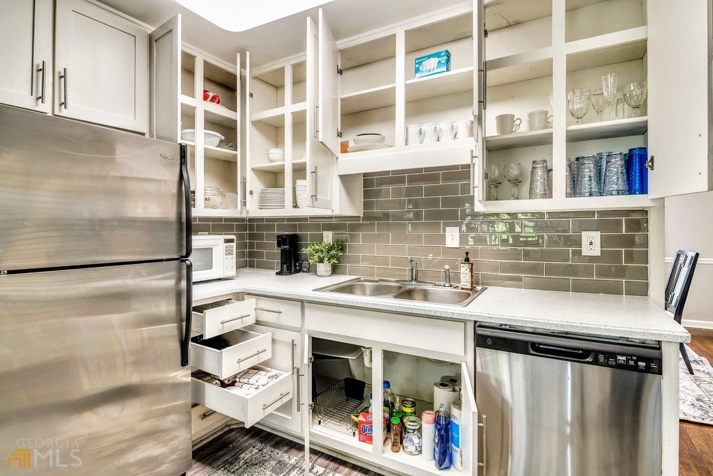 2532 Lakebrook Court - Photo 11