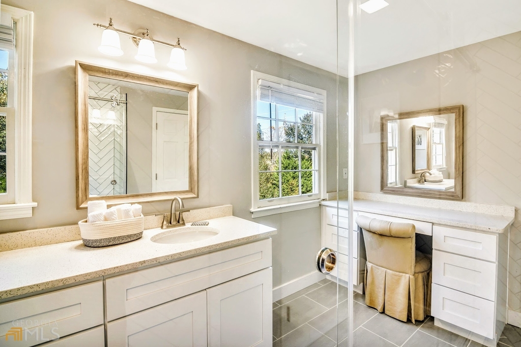 2532 Lakebrook Court - Photo 18