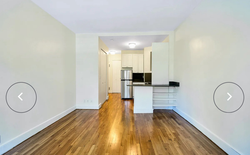 1378 York Avenue - Photo 0