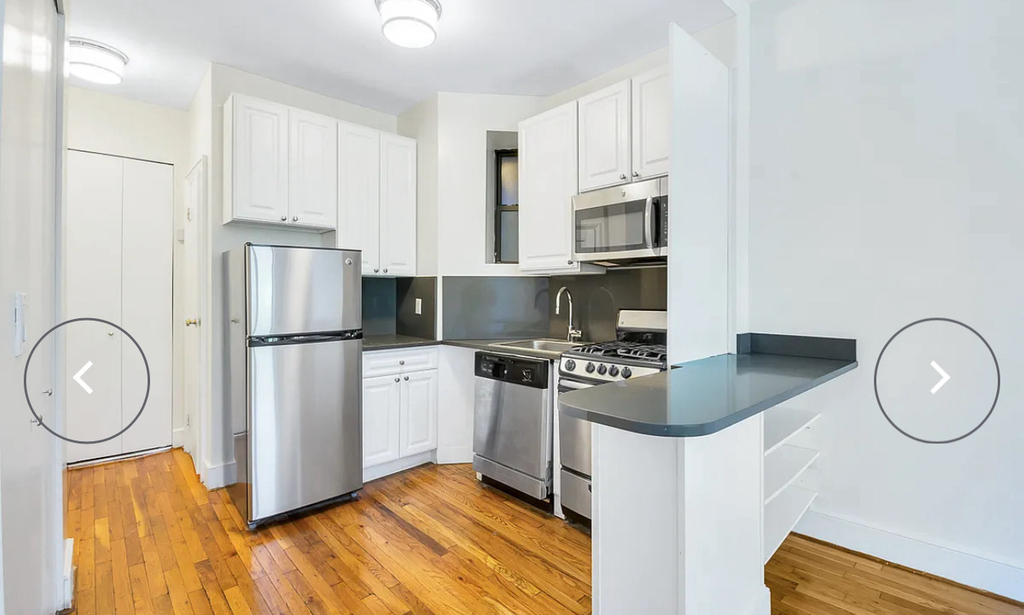 1378 York Avenue - Photo 1