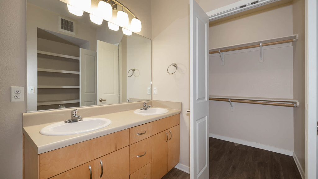 14770 Orchard Pkwy - Photo 34