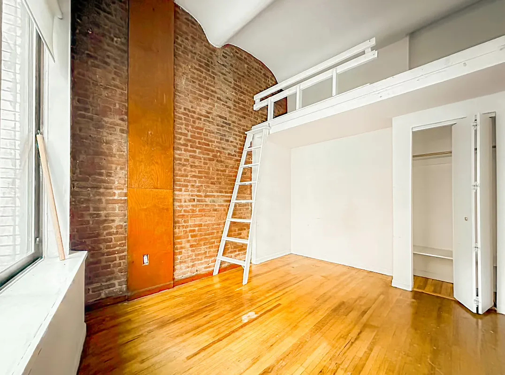 East 12th Street/ brodway - Photo 14