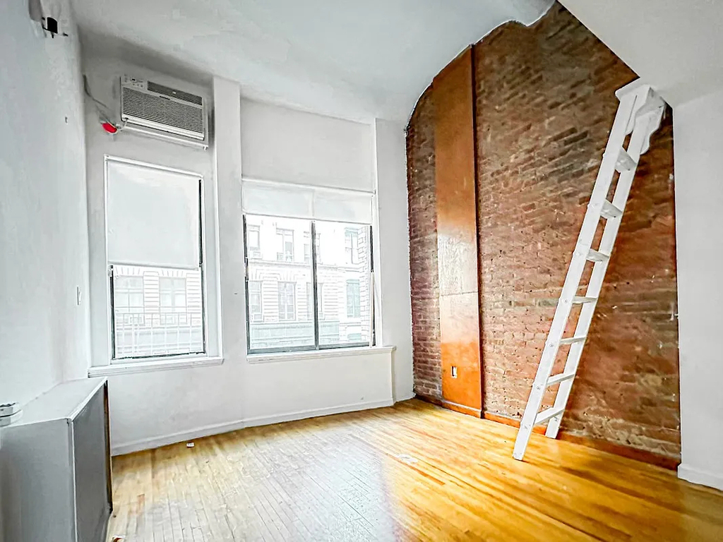 East 12th Street/ brodway - Photo 12