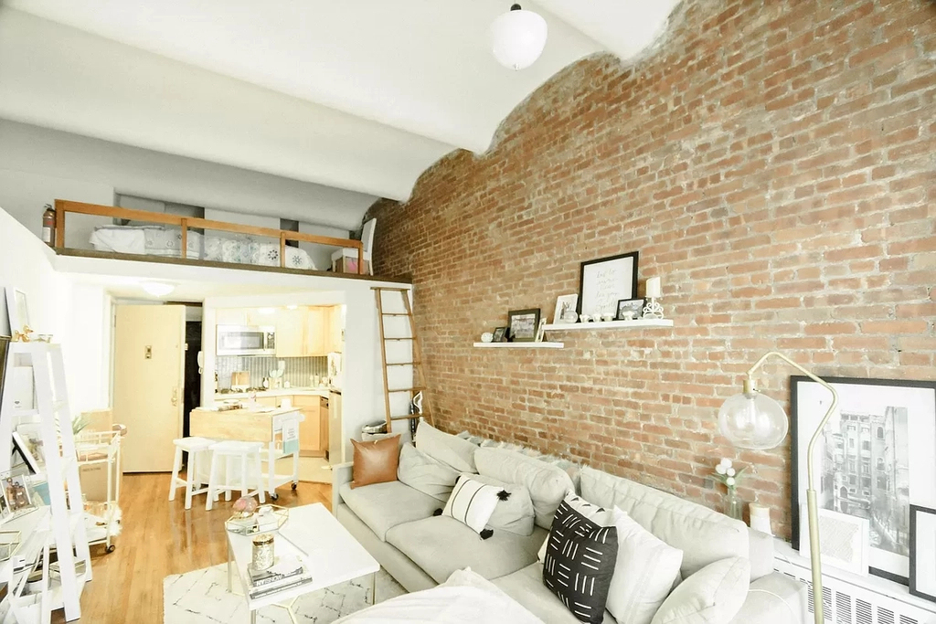 East 12th Street/ brodway - Photo 5