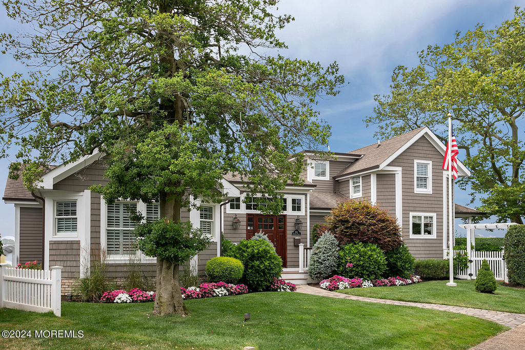 208 Neptune Place - Photo 1