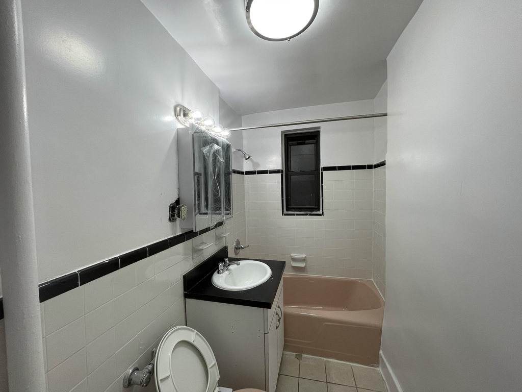 East 49th Street - Photo 6